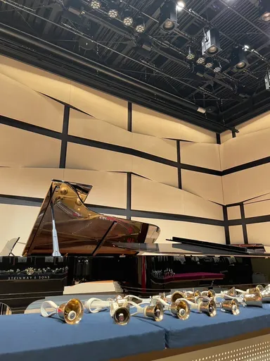 イングリッシュハンドベルと2台ピアノ