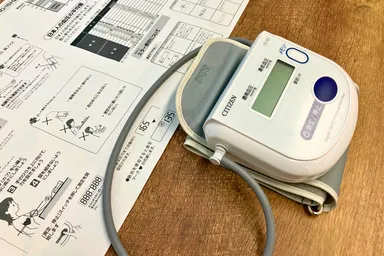 全国オフィスに血圧測定器を整備