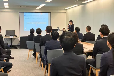 従業員による健康話の実施