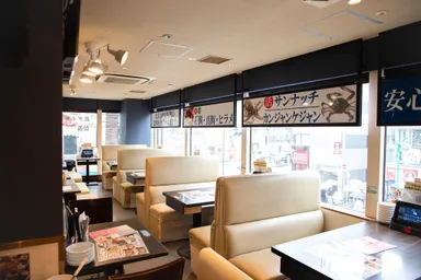 テジョンデ本店　窓側席