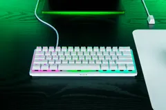 Razer Huntsman V3 Pro Mini (White Edition) キービジュアル