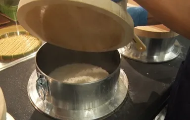 羽釜で炊いた窯炊きごはん