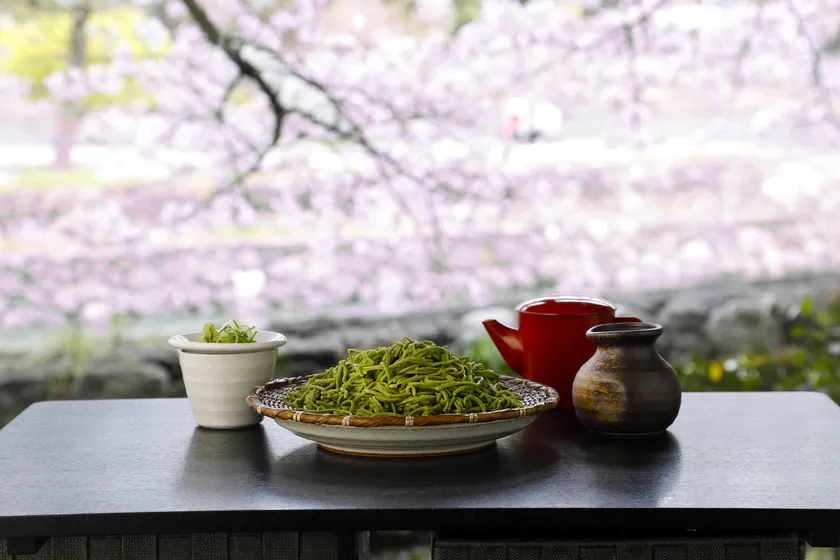 桜とせいろ茶蕎麦