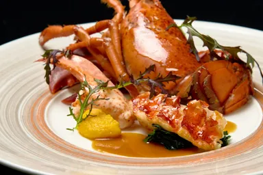 北海道産や旬の食材で一流シェフが織り成す本格フレンチ