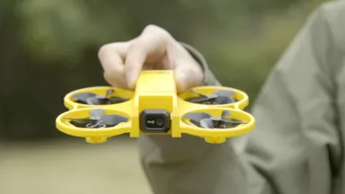 ジンバル搭載カメラでブレの無い映像を