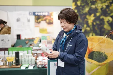 山城物産　岡本社長