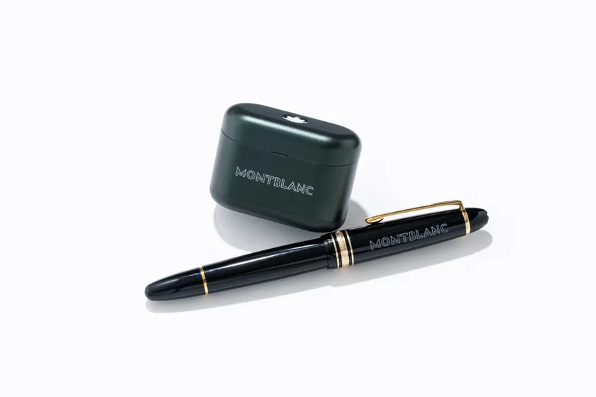 筆記具やインイヤーヘッドフォンには刻印ができます