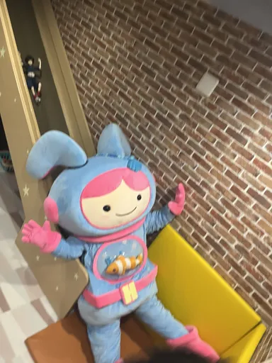 中野区公式キャラクター中野さんと遊ぶホーリーちゃん