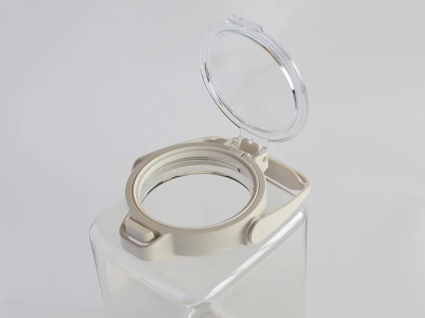 フタはワンタッチでオープン!