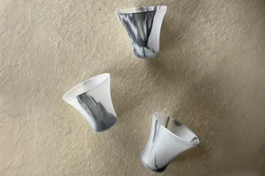 墨の模様はそれぞれ個性があり、同じものはない