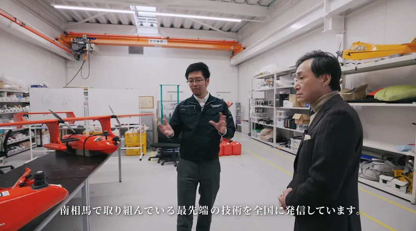 ドローンの研究開発に取り組む金田さん