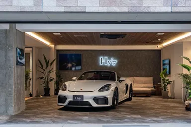 厳選した輸入中古車の販売も行っております