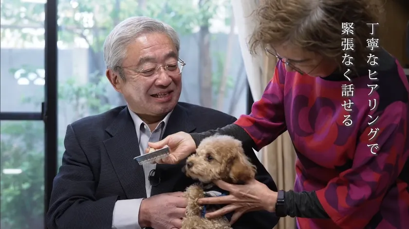 住み慣れた我が家で撮影した男性