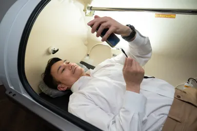 カプセル内はスマホ充電OK