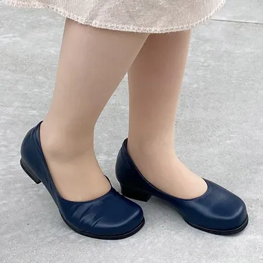 ネイビーカラー