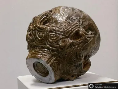 国宝火焔型土器の透かし文様が素敵