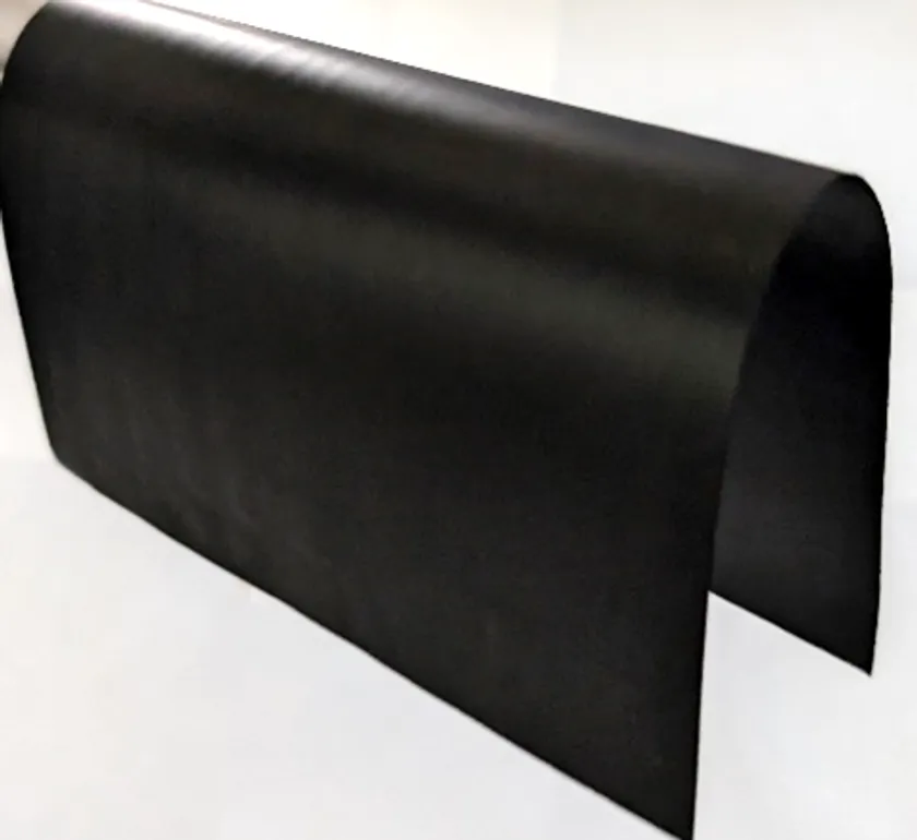 グラフェン自立膜の写真(膜厚150μm)