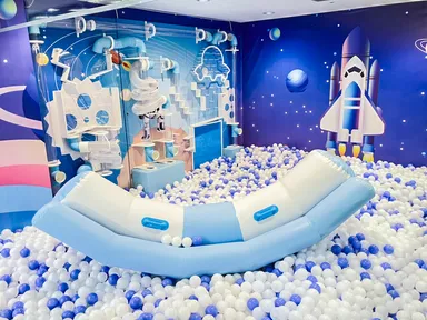 ボールプールで思う存分遊べる