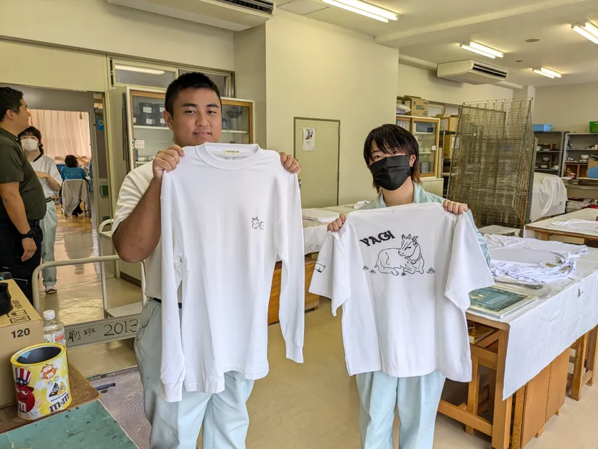 支援学校の生徒が作成したTシャツ