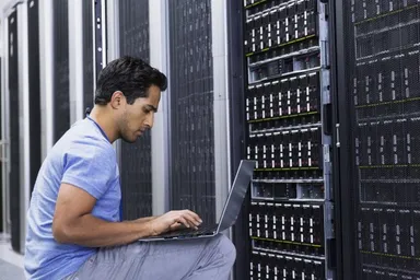 BSI（英国規格協会）、明日のテクノロジーをサポートする、 持続可能なデータセンターに関するレポートを発表