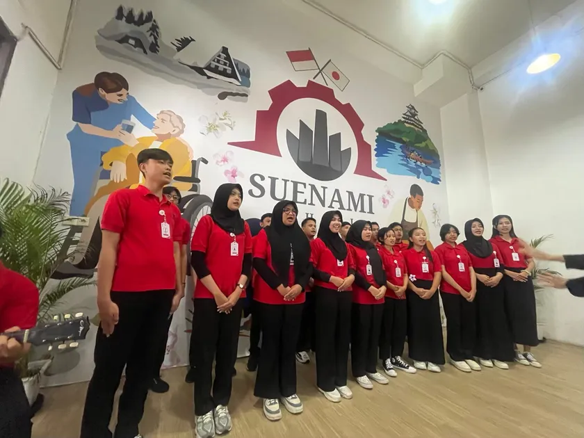 スエナミスクールのアートと学生たち