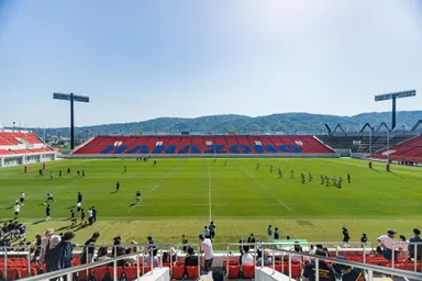 ふかふかの芝生のグラウンド