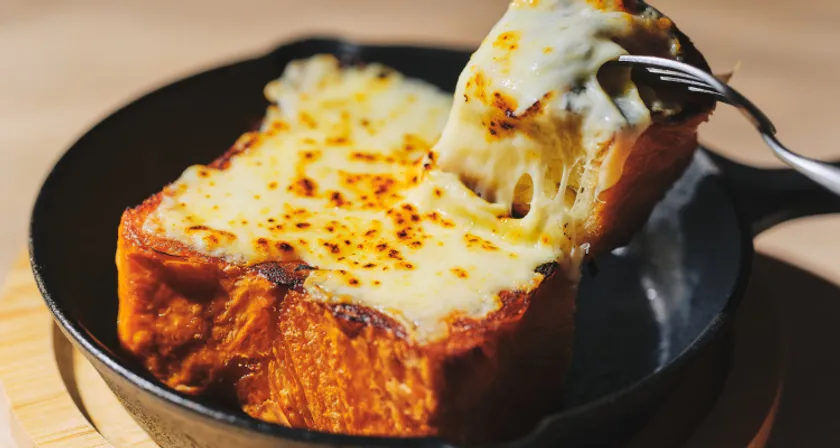 とろーりチーズの厚切りデニッシュ