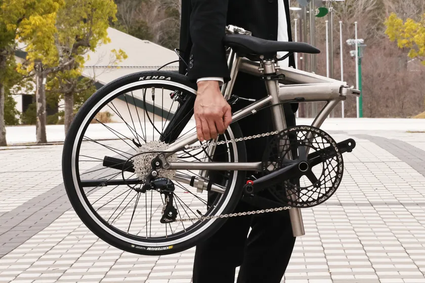 HARRY QUINN TITAN8_Folding3