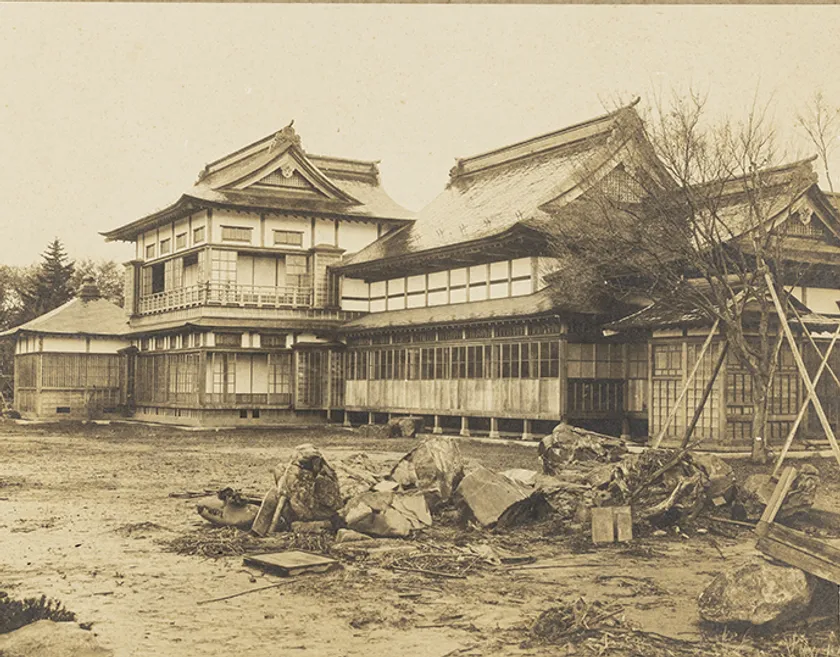 「上杉伯爵邸外観写真」(個人蔵)【通期】