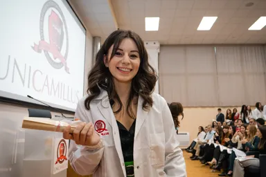 ユニカミラス大学の学生