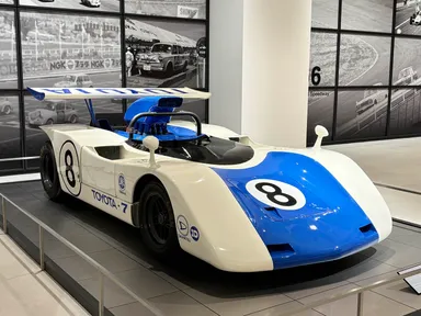 展示車両　トヨタ7