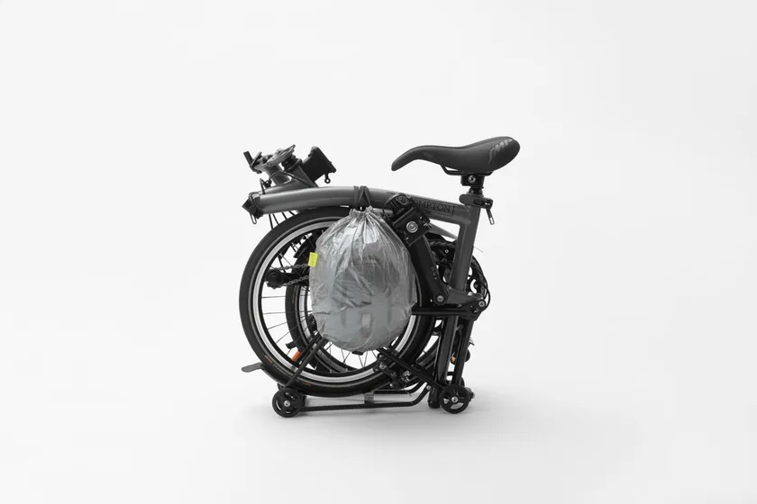 自転車とともに運ぶ