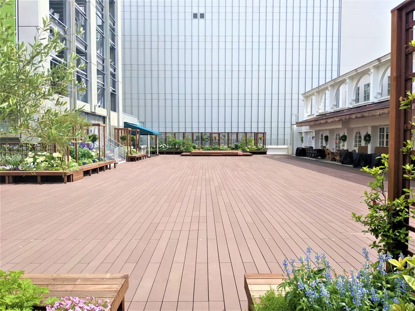 A館3階屋外スペース「GREENING 広場」