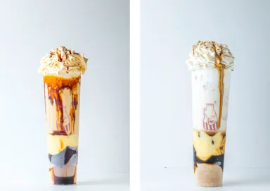 (左)来宮大楠スペシャルソフト プリン味 1,500円、 (右)来宮大楠スペシャルソフト 麦こがし味 1,650円