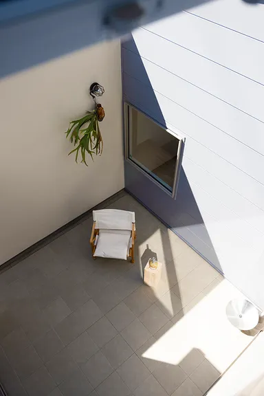 タイルデッキの外空間