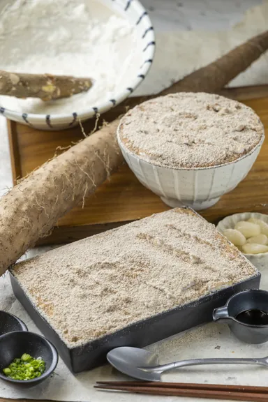 砂丘そば 1,298円／砂丘の海鮮丼 1,628円