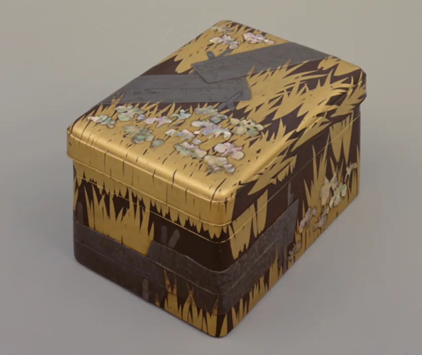 国宝 八橋蒔絵螺鈿硯箱(尾形光琳作・18世紀 東京国立博物館所蔵 出典:国立文化財機構所蔵品統合検索システム)