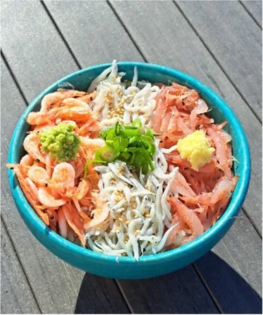 「駿河の3色丼」金目鯛お味噌汁付　～生桜えび・釜揚げ桜えび・釜揚げしらす～