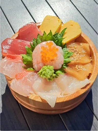 「とと丸7種桶丼」金目鯛お味噌汁付