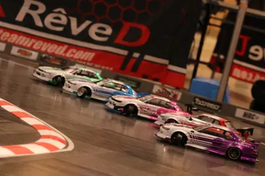 ReveDラジコンカー