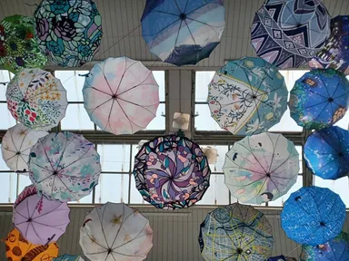 アンブレラスカイ「harebare」の風景(第二回清水駅前芸術祭)