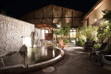 野天風呂湯の郷　露天風呂