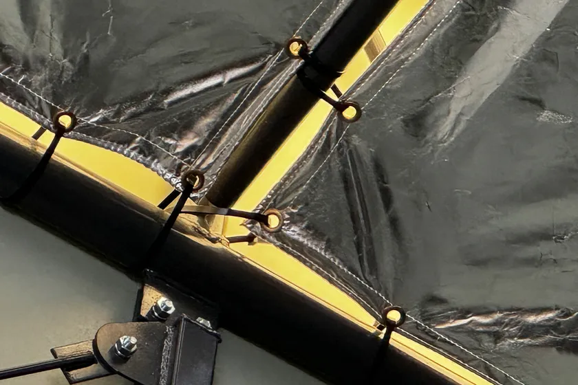 インシュロックで固定するだけ