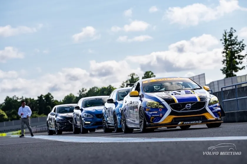 ピットロードのマシン