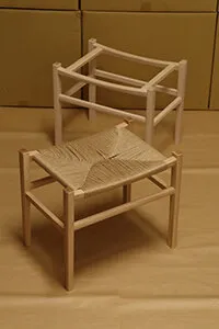 ペーパーコードのスツールの座編み