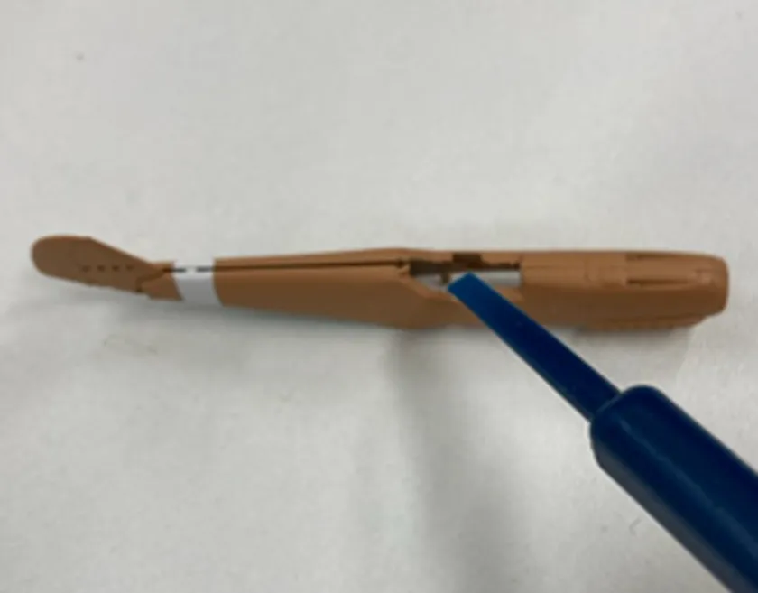 アロンアルフア 光を塗布