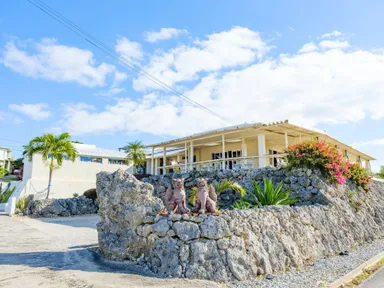 島cafeとぅんからや外観