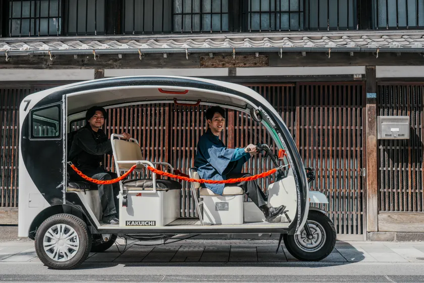 ゆっくり電動3輪カートがお散歩をサポート！