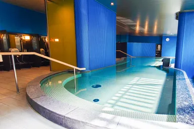 ラグジュアリーバス