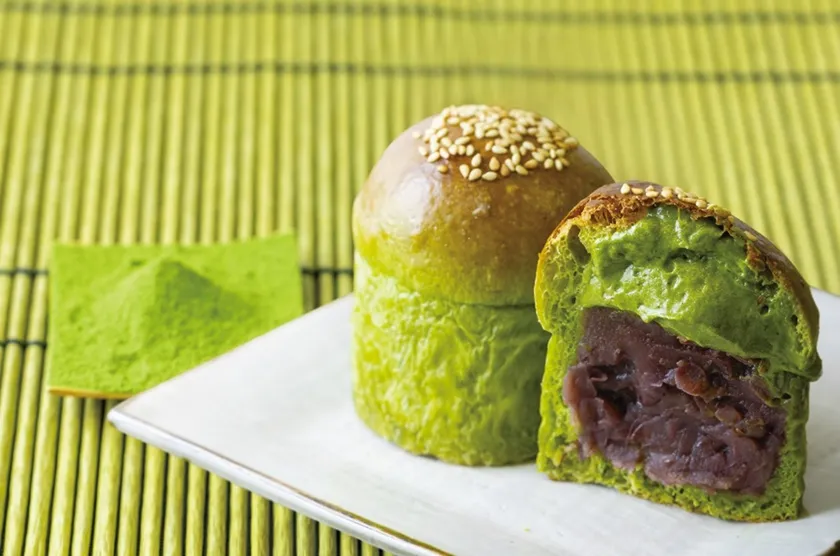 ひんやりと、まろやかな旨みと香りが爽やかな「冷やし熱海ばたーあんパン抹茶」